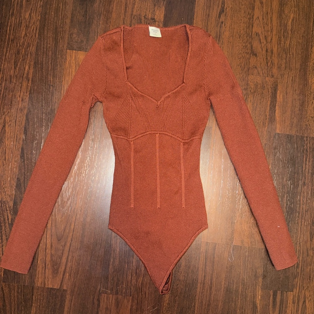 Abercrombie & Fitch Rust Ribbed Scoop-Neck Long Sleeve Bodysuit